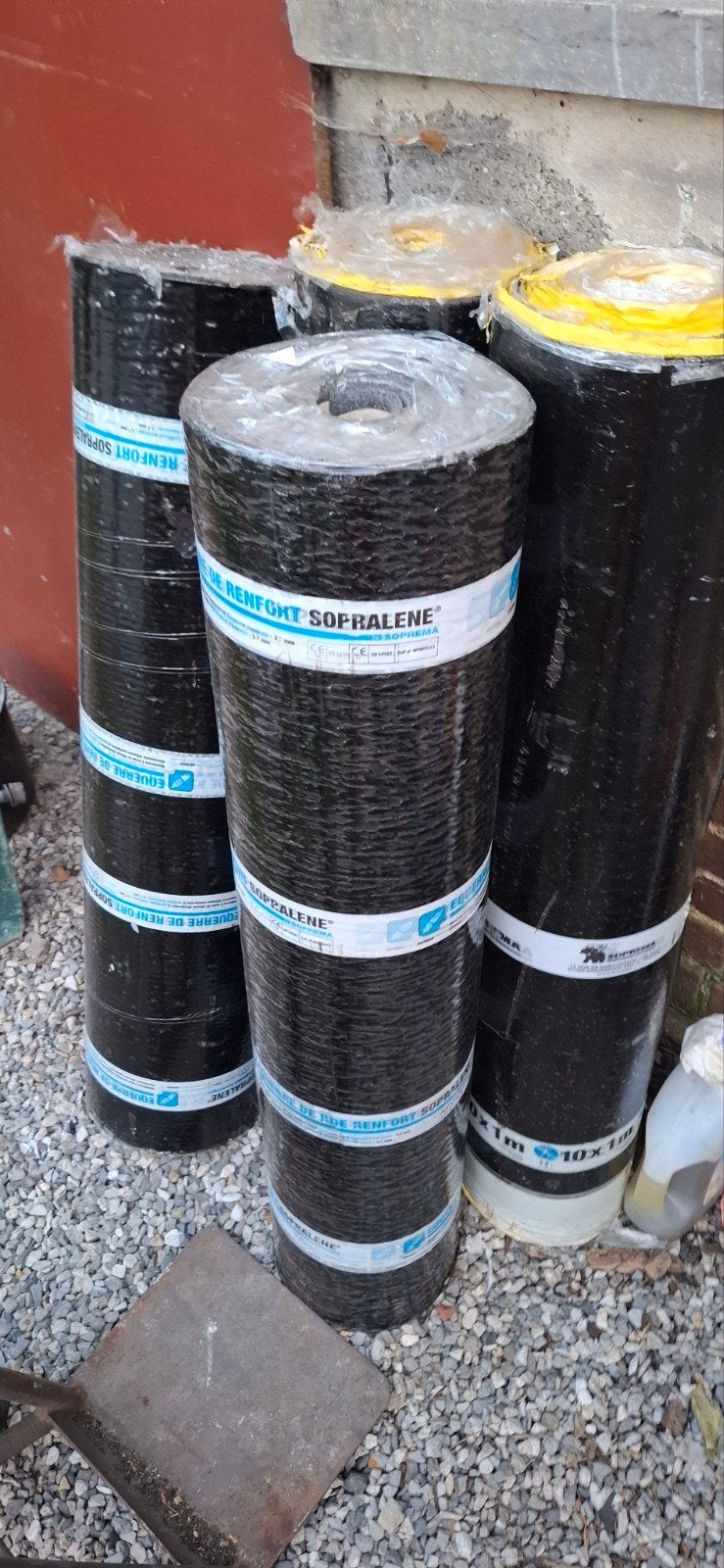 4 rouleaux de 10m2  soprema en 4mm sablé.  40M2, Bricolage & Construction, Tuiles & Revêtements de toit, Enlèvement