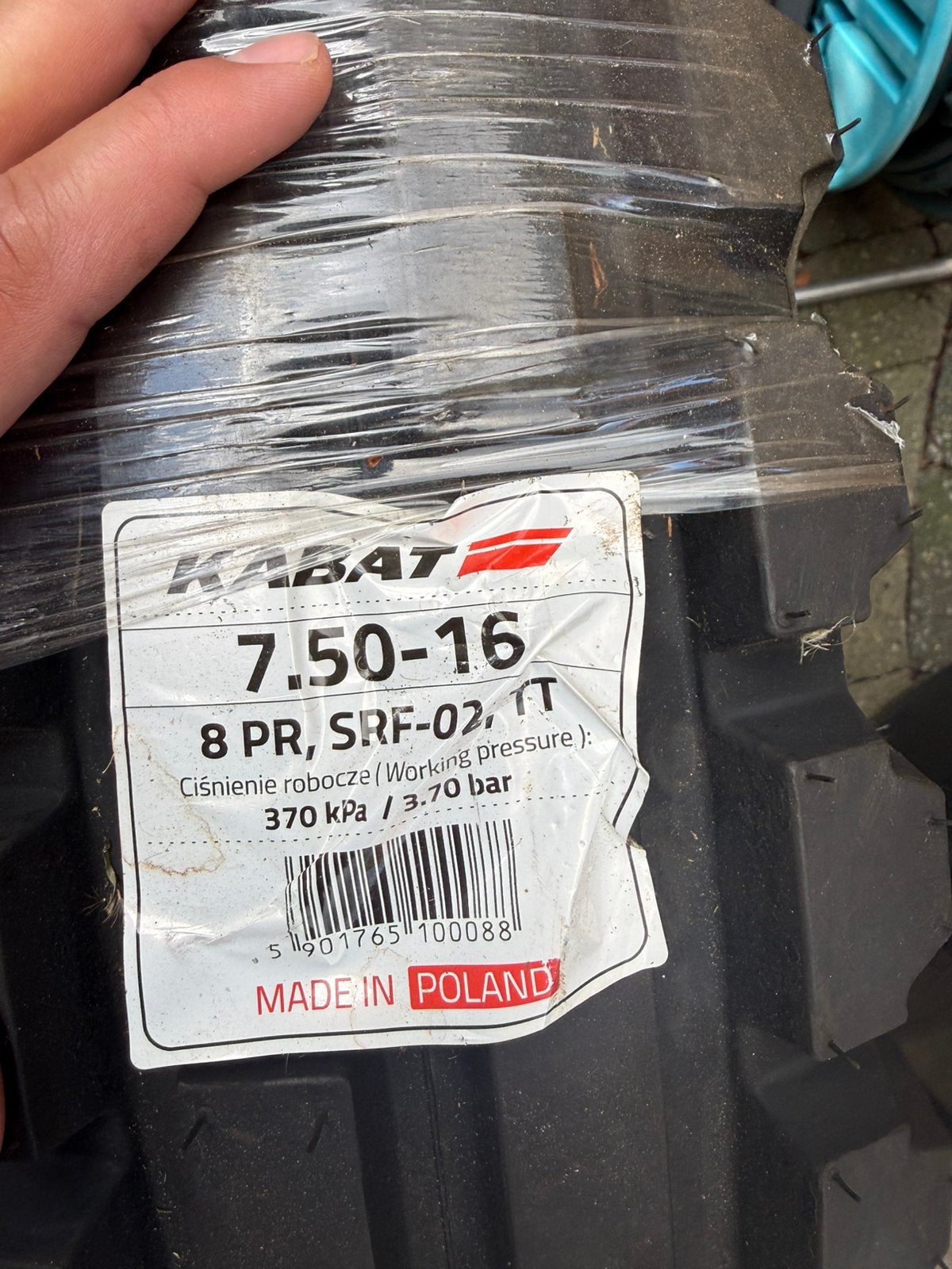 2 splinter nieuwe banden voor een kar, Ophalen, Band(en)