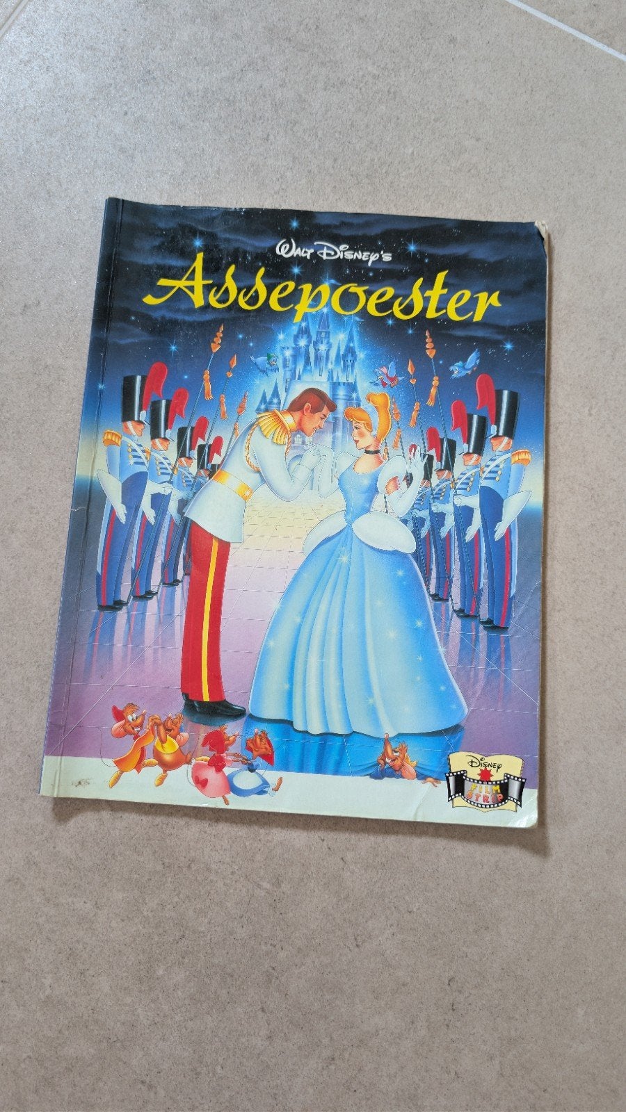 Assepoester, Ophalen of Verzenden, Gelezen