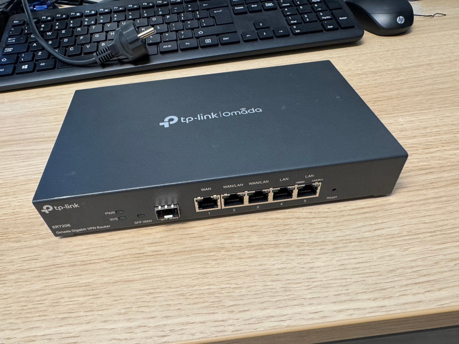 TP-Link ER7206 - Omada Gigabit VPN Router met SFP, Computers en Software, Netwerk switches, Ophalen of Verzenden, Zo goed als nieuw