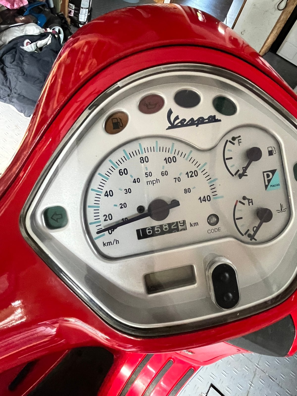 Vespa 125 gts, Fietsen en Brommers, Scooters | Vespa, Ophalen, Zo goed als nieuw