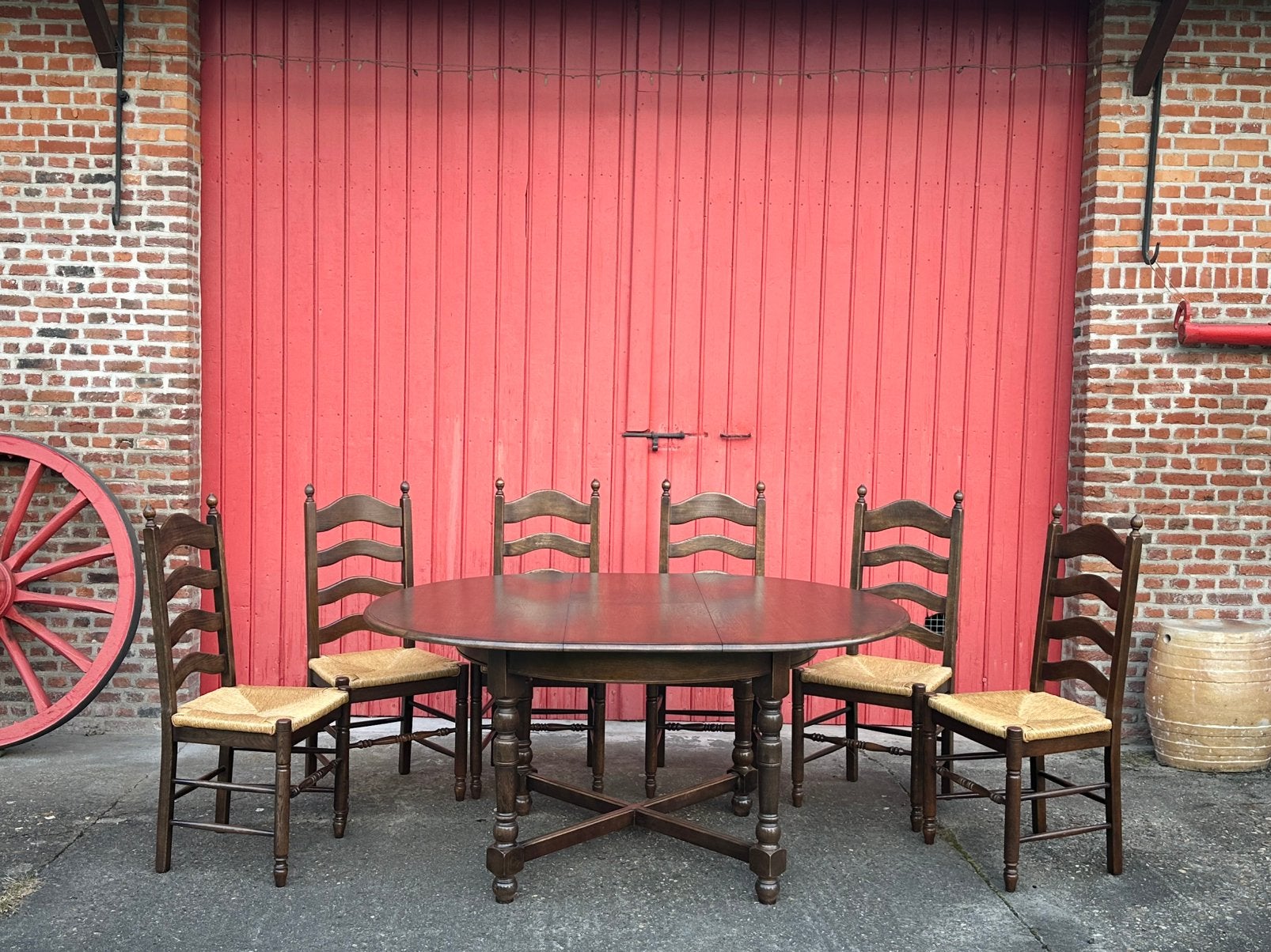Landelijke antieke eetkamerset, Ophalen