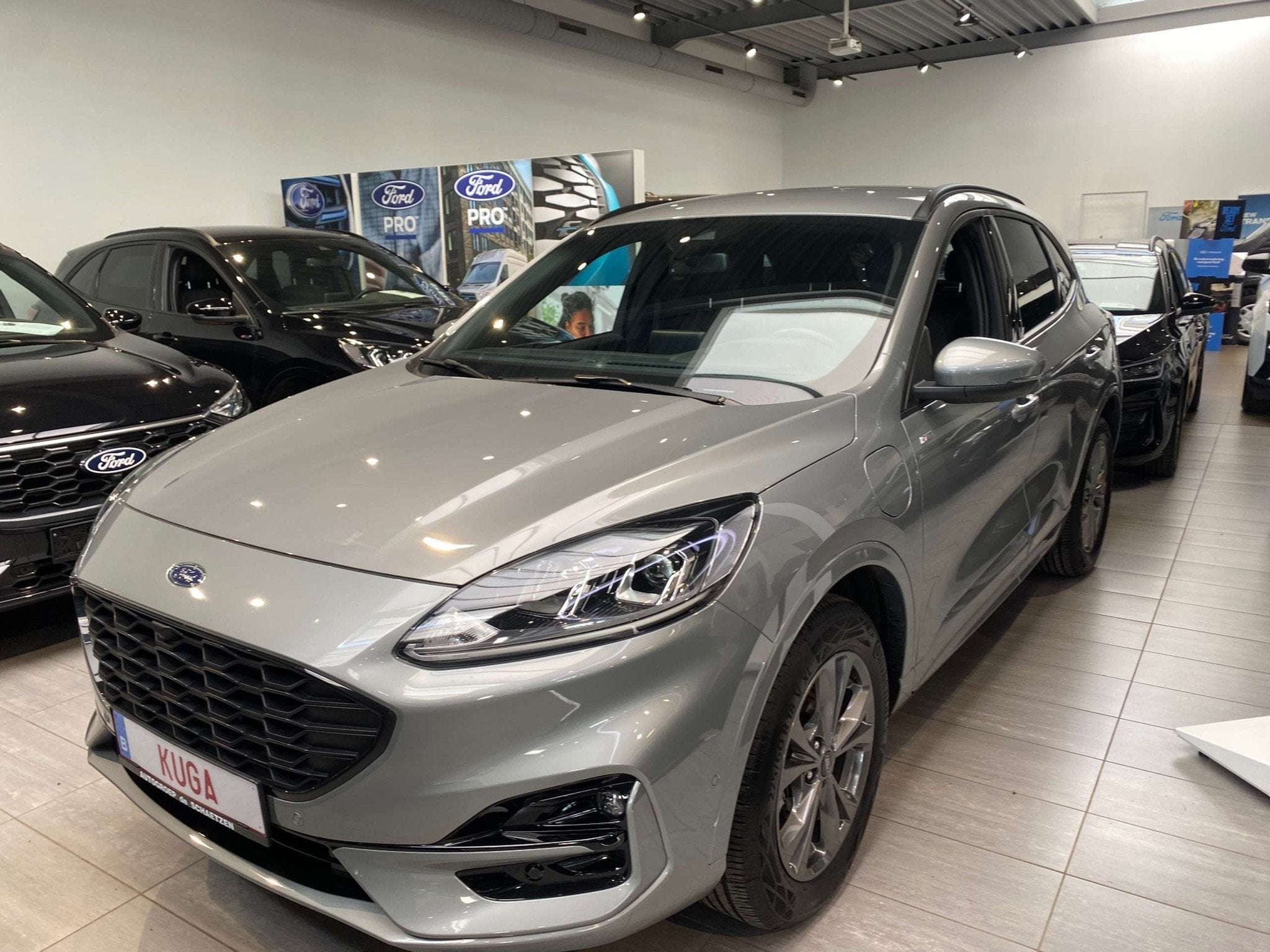 Ford Kuga ST-Line PHEV AUT (bj 2023, automaat), Auto's, Stof, Gebruikt, 5 zetels, Hybride Elektrisch/Benzine