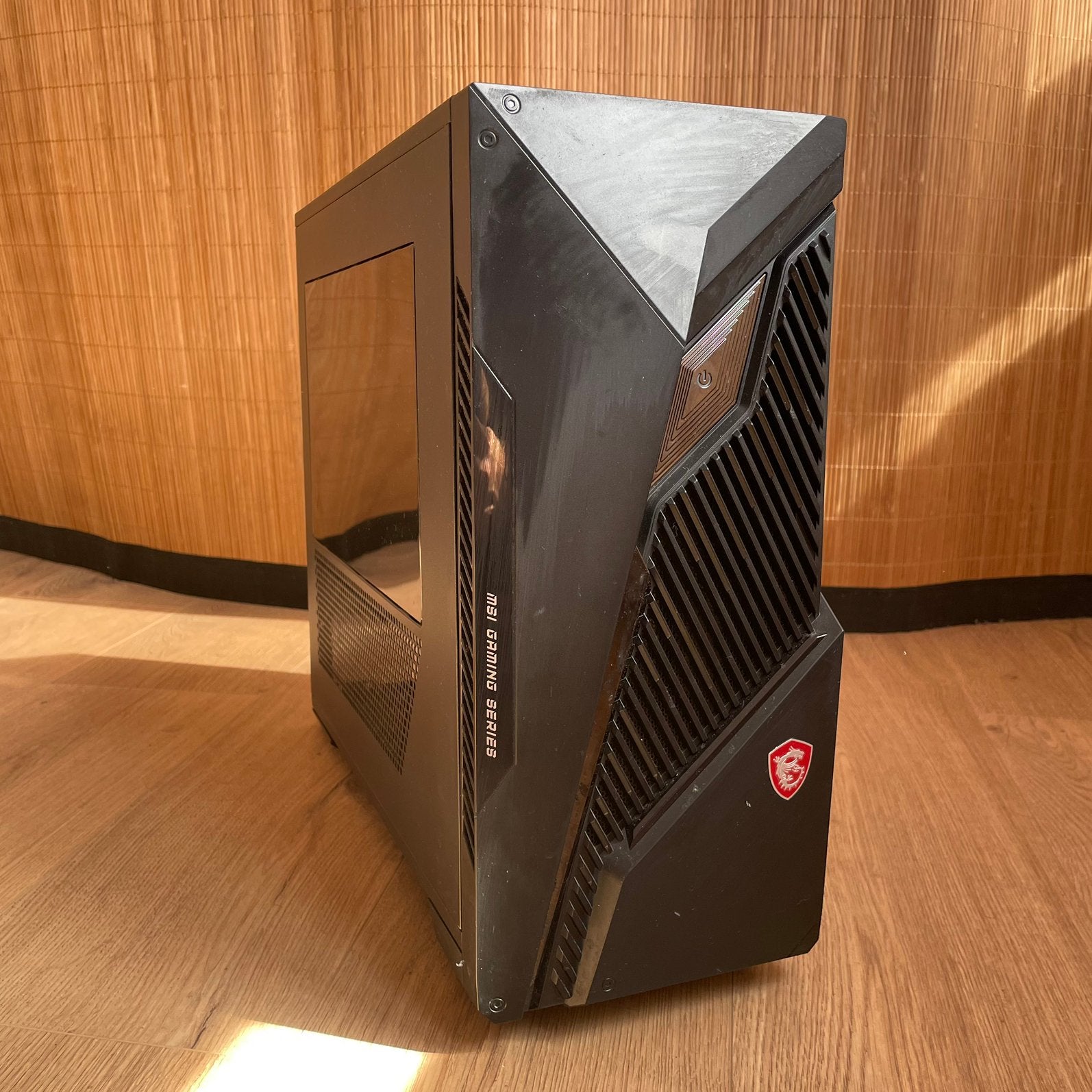 Boîtier PC gamer vide — MSI MAG Infinite S3, Computers en Software, Computerbehuizingen, Ophalen, Gebruikt