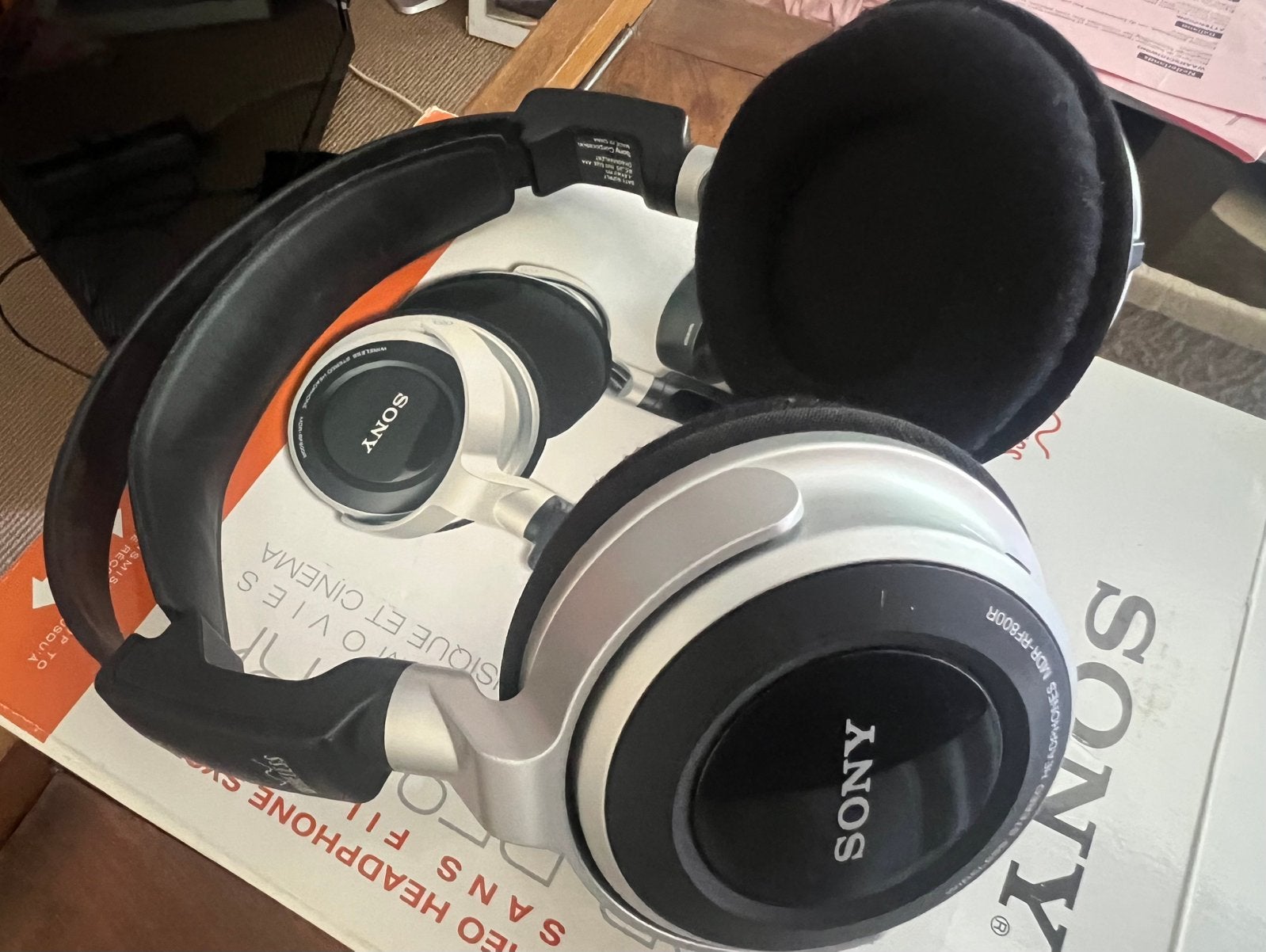 Casque sans fil Sony MDR-RF800RK., Enlèvement ou Envoi, Comme neuf, Sans fil