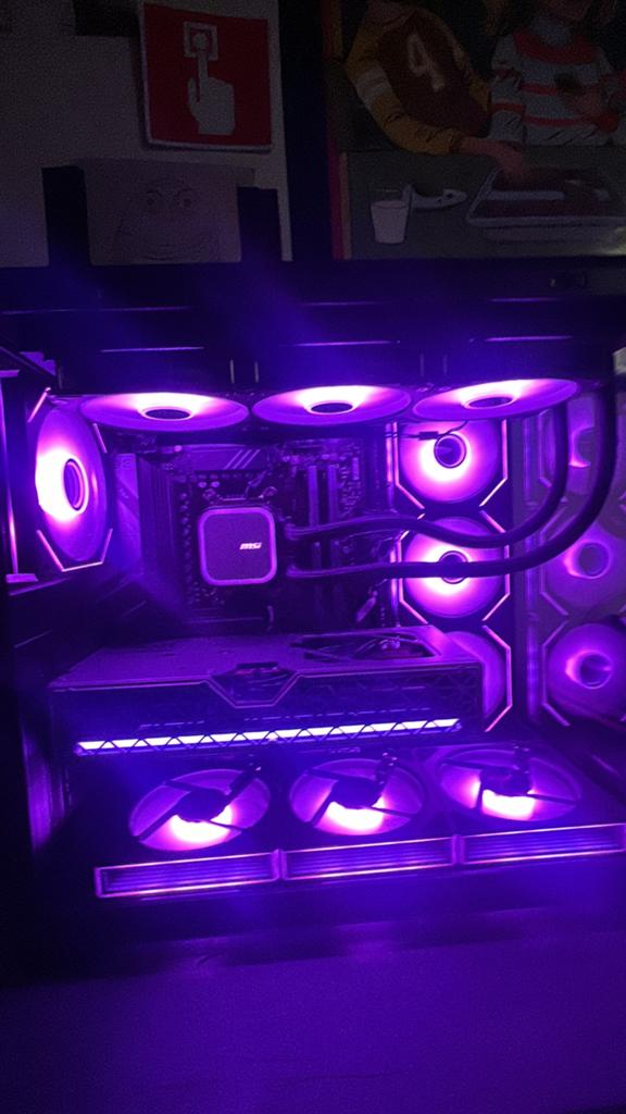 High-end gaming PC — Ryzen 7 7700X | RX 9060 XT | 32GB DDR5, Computers en Software, Desktop Pc's, Nieuw, 4 Ghz of meer, SSD, 32 GB