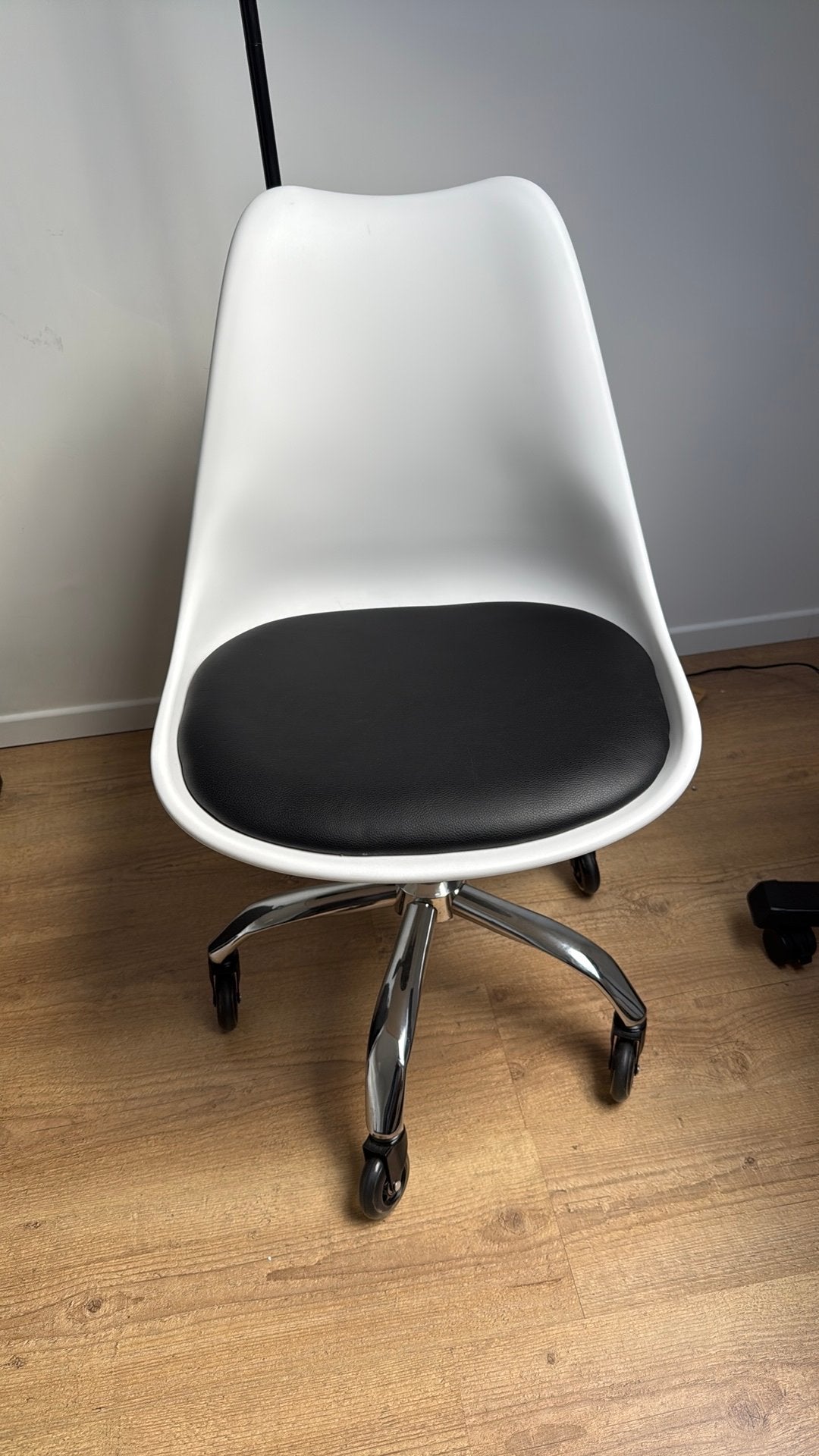 Chaise - Skate Wheels, Maison & Meubles, Enlèvement, Utilisé, Blanc