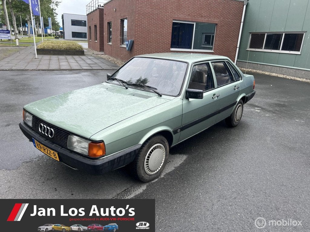 Audi 80 1.8 E * Belastingvrij*, Auto's, Oldtimers, Te koop, Metaalkleur, Trekhaak, Audi, Benzine, Berline, 4 deurs, Handgeschakeld