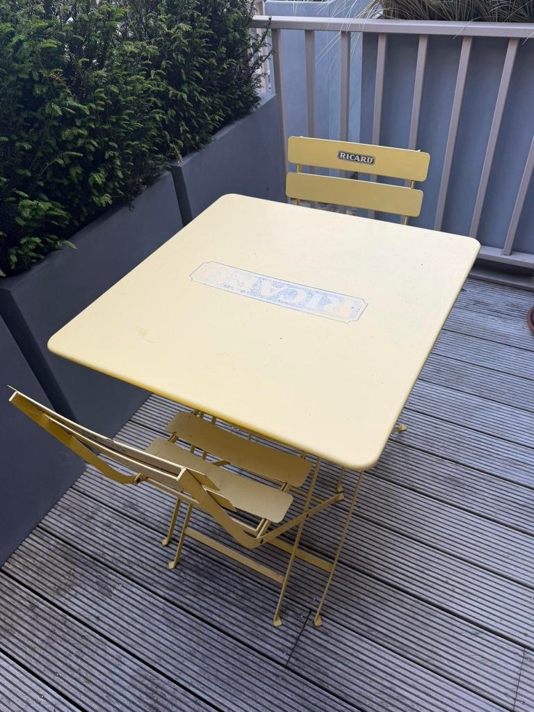 Tuintafeltje + 2 stoelen, Tuin en Terras, Tuintafels, Ophalen, Gebruikt, Vierkant