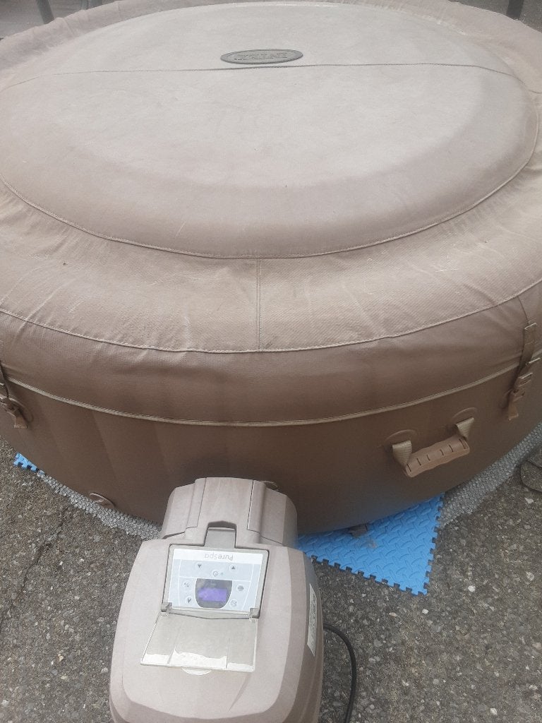 JACUZZI PURE SPA INTEX, Jardin & Terrasse, Enlèvement, Utilisé, Couverture, Gonflable