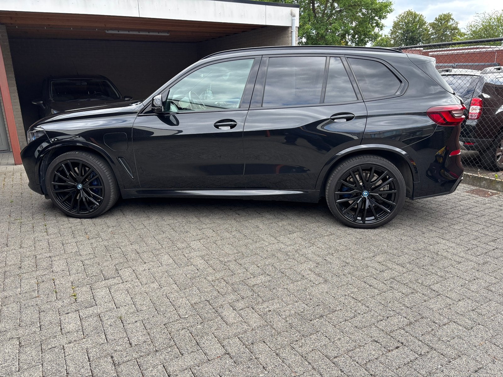 BMW X545e M-packet, Auto's, BMW, Automaat, Zwart, Leder, Dealer onderhouden