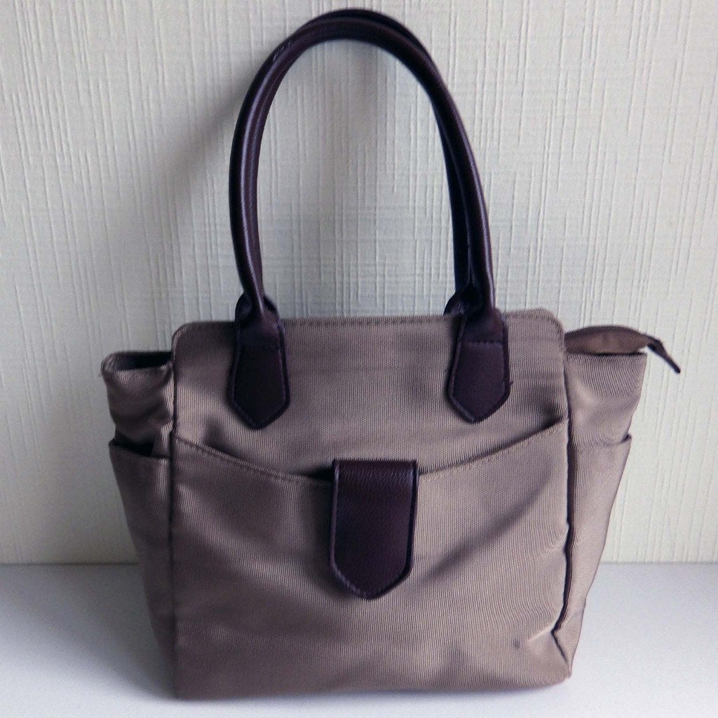 Handige Compacte Damestas., Handtassen en Accessoires, Tassen | Damestassen, Ophalen, Zo goed als nieuw, Beige