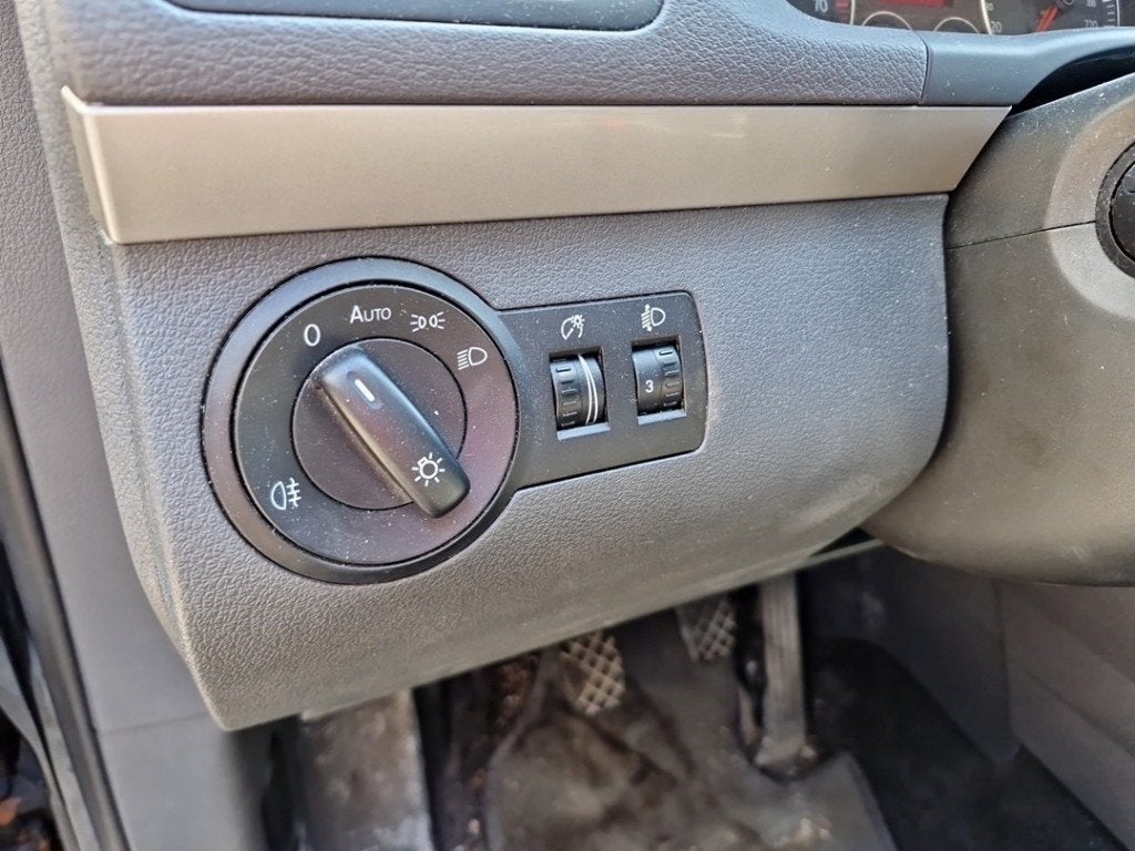 INTERRUPTEUR D'ECLAIRAGE Volkswagen Touran (1T1 / T2), Autos : Pièces & Accessoires, Volkswagen, Volkswagen AG, Utilisé, Kundenbetreuung@volkswagen.de