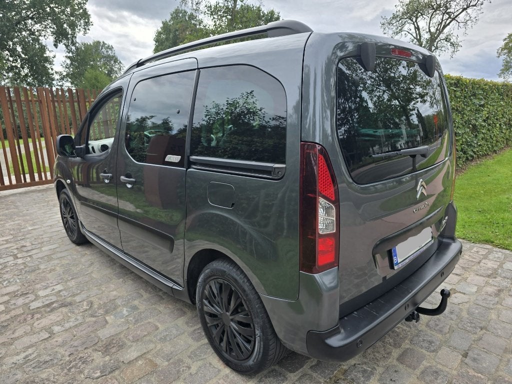 Citroën Berlingo 1.6 HDI XTR / 253.280 km / Euro 5b, Autos, Achat, Entreprise, Boîte manuelle, Noir