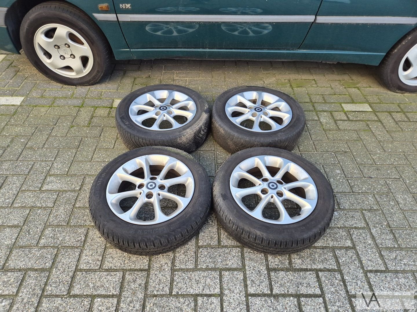 Set velgen met banden Smart Fortwo / Forfour 15 inch €250, Autos : Pièces & Accessoires, Pneus & Jantes, Pneus et Jantes, Véhicule de tourisme