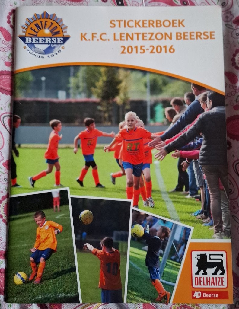 Stickerboek KFC Lentezon Beerse 2015-2016 jubileum uitgave, Verzamelen, Ophalen of Verzenden, Zo goed als nieuw, Boek of Tijdschrift