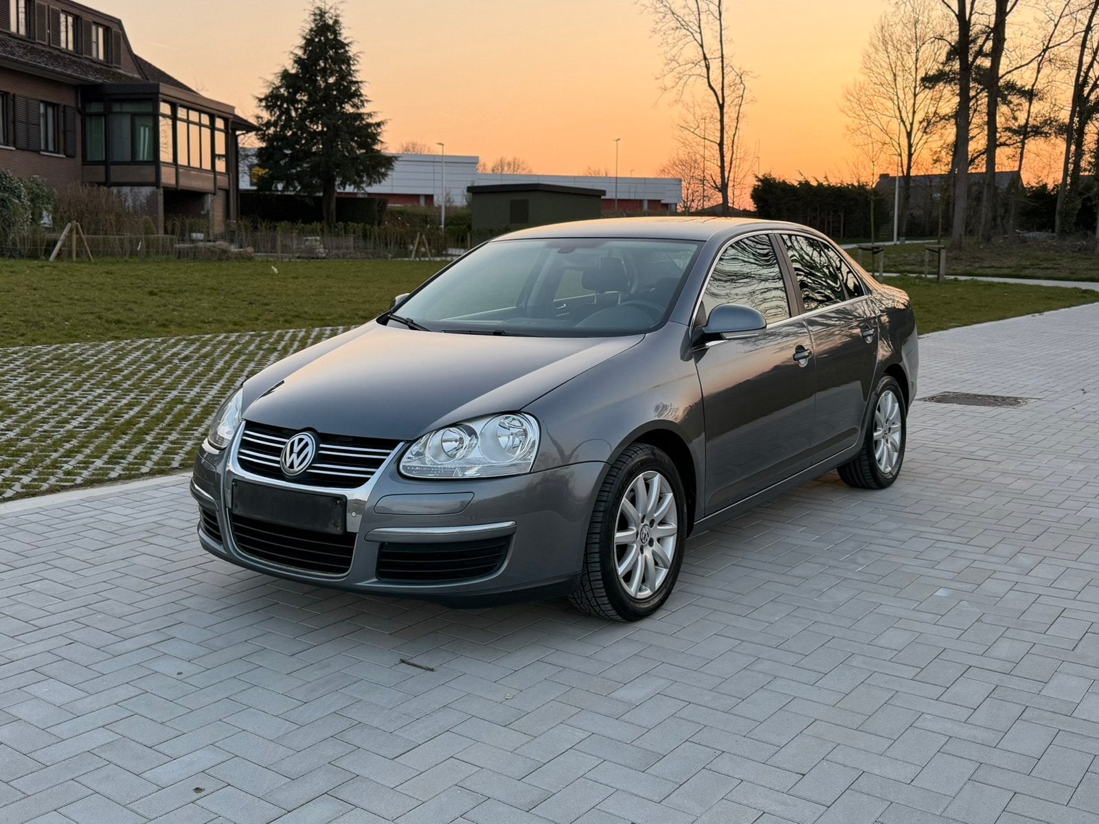Volkswagen Jetta euro5 gekeurd voor verkoop, Achat, Capteur de stationnement, 5 portes, Particulier