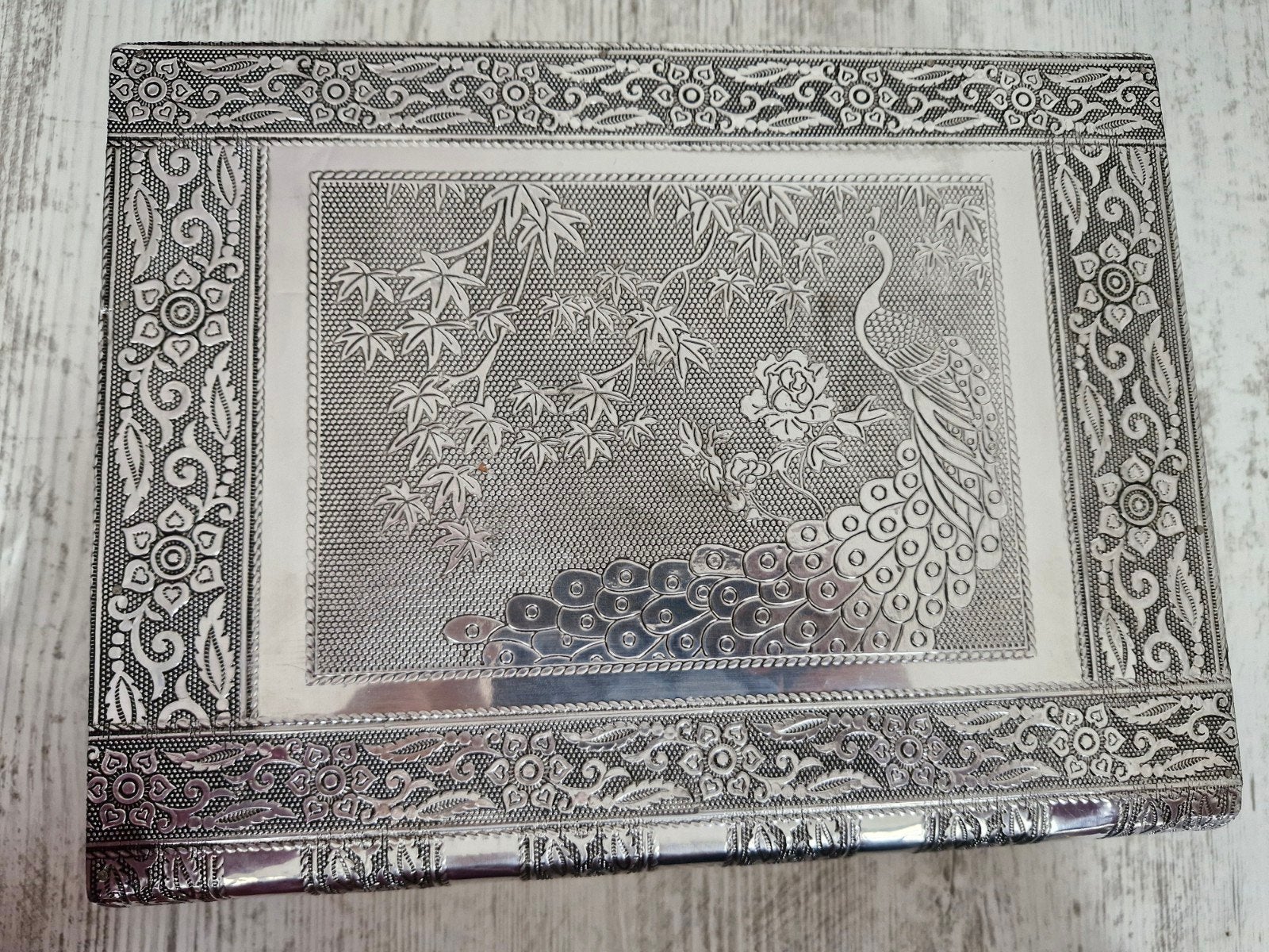 Boîte à bijoux livre ancien avec miroir – Neuve, Bijoux, Sacs & Beauté, Argent, Boucles d'oreilles