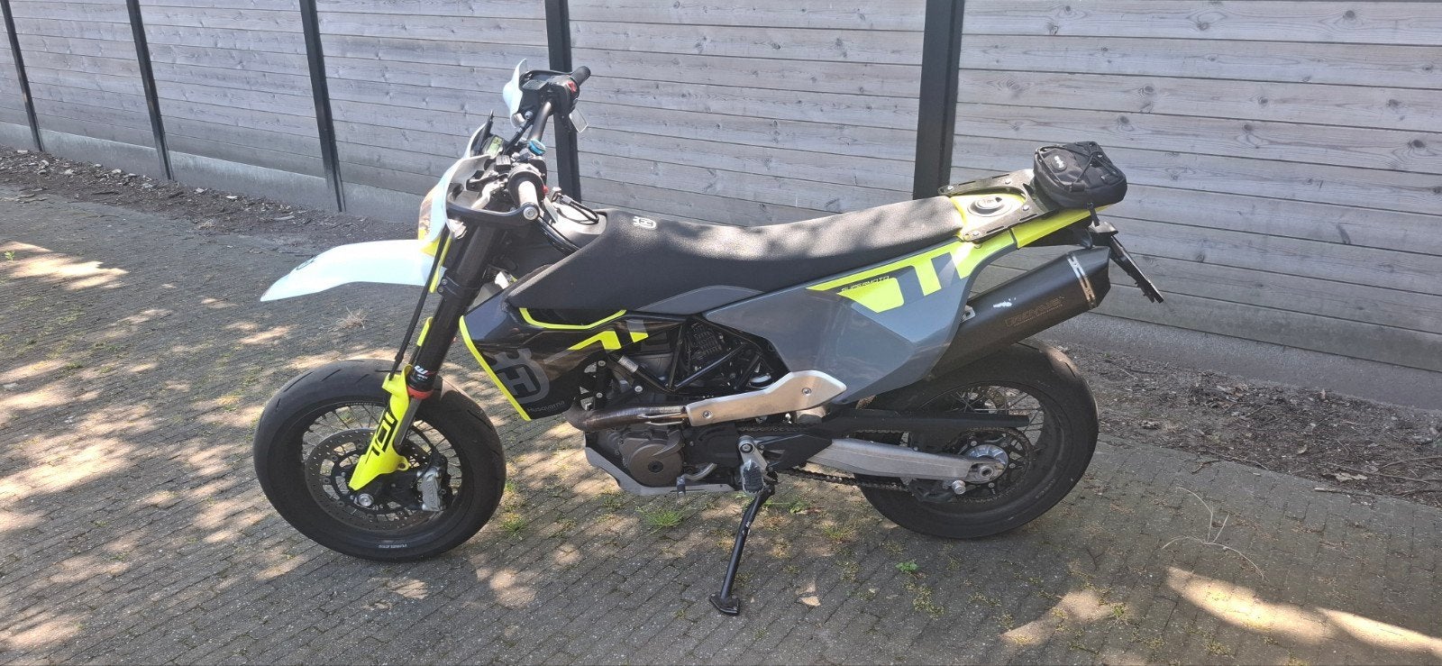Husqvarna Supermoto 701, Fietsen en Brommers, Minibikes, Midibikes en Pitbikes, Ophalen, 700 cc, Overige typen, Zo goed als nieuw