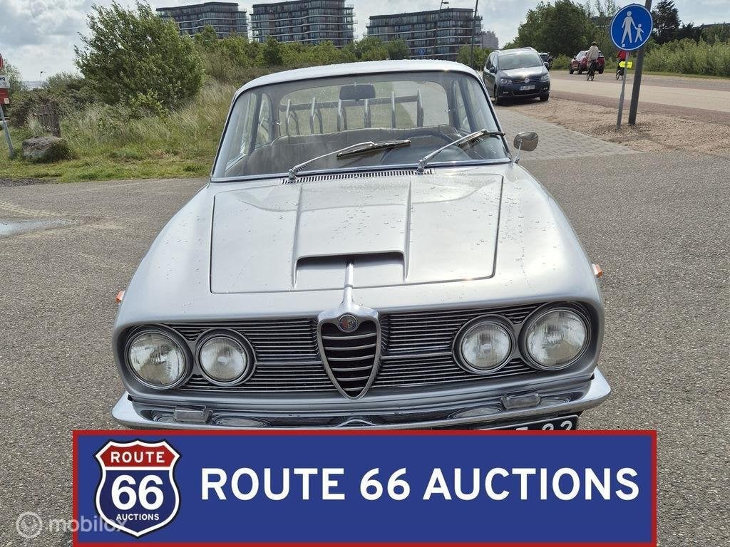 Alfa Romeo 2600 Sprint | 1965 | Route 66 Auctions, Autos, Achat, Entreprise, Boîte manuelle, Autre carrosserie
