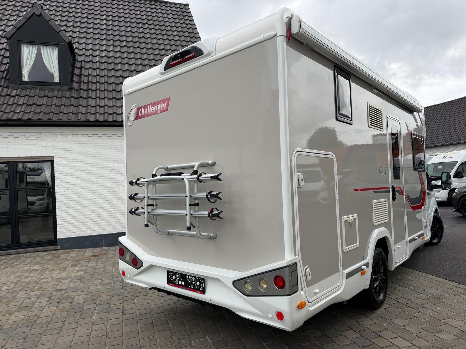 Ford Transit Challenger Graphite 260, Caravanes & Camping, Jusqu'à 4, Ford, Douche, Diesel