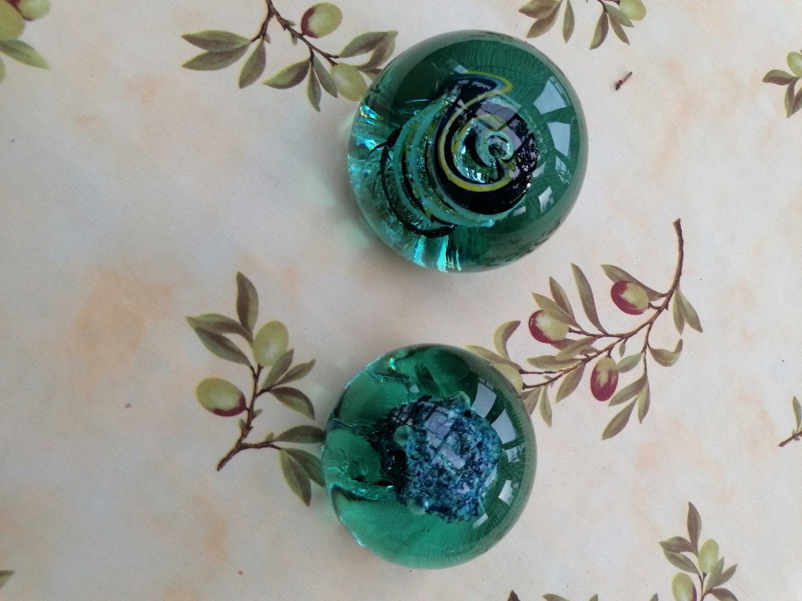 2 anciennes sulfures de couleur verte, Enlèvement ou Envoi