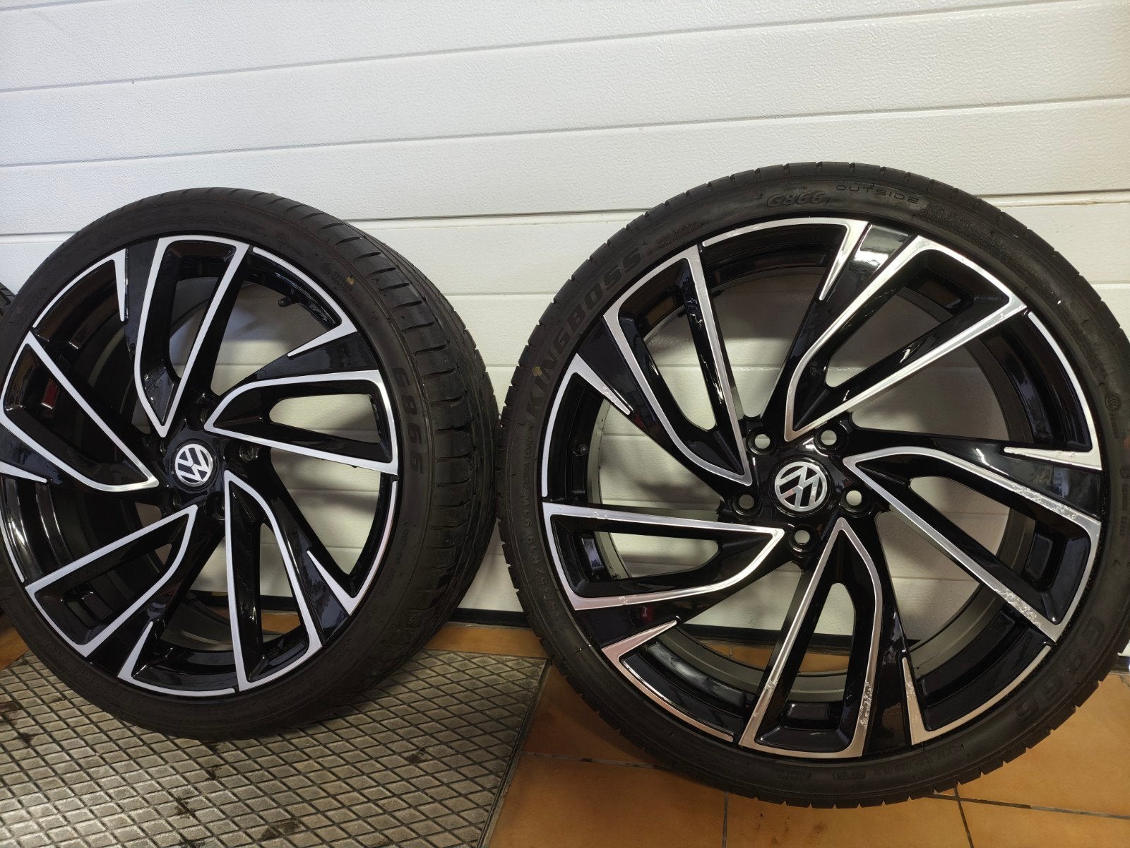 Velg type Adelaide after market, Auto-onderdelen, Banden en Velgen, Ophalen, 19 inch, Band(en)