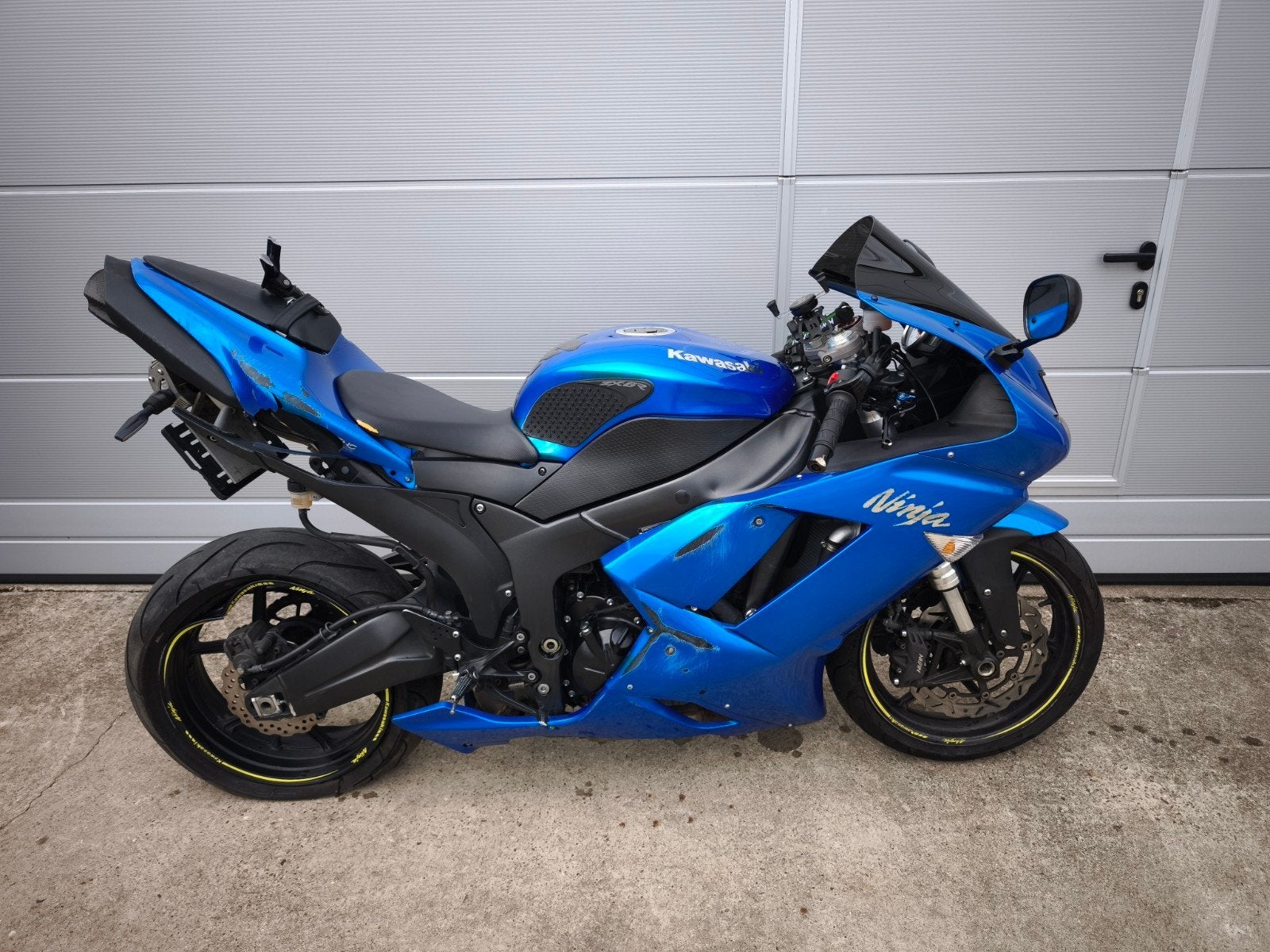 Kawa ZX6R accidentée, Plus de 35 kW, Super Sport, Particulier, 4 cylindres