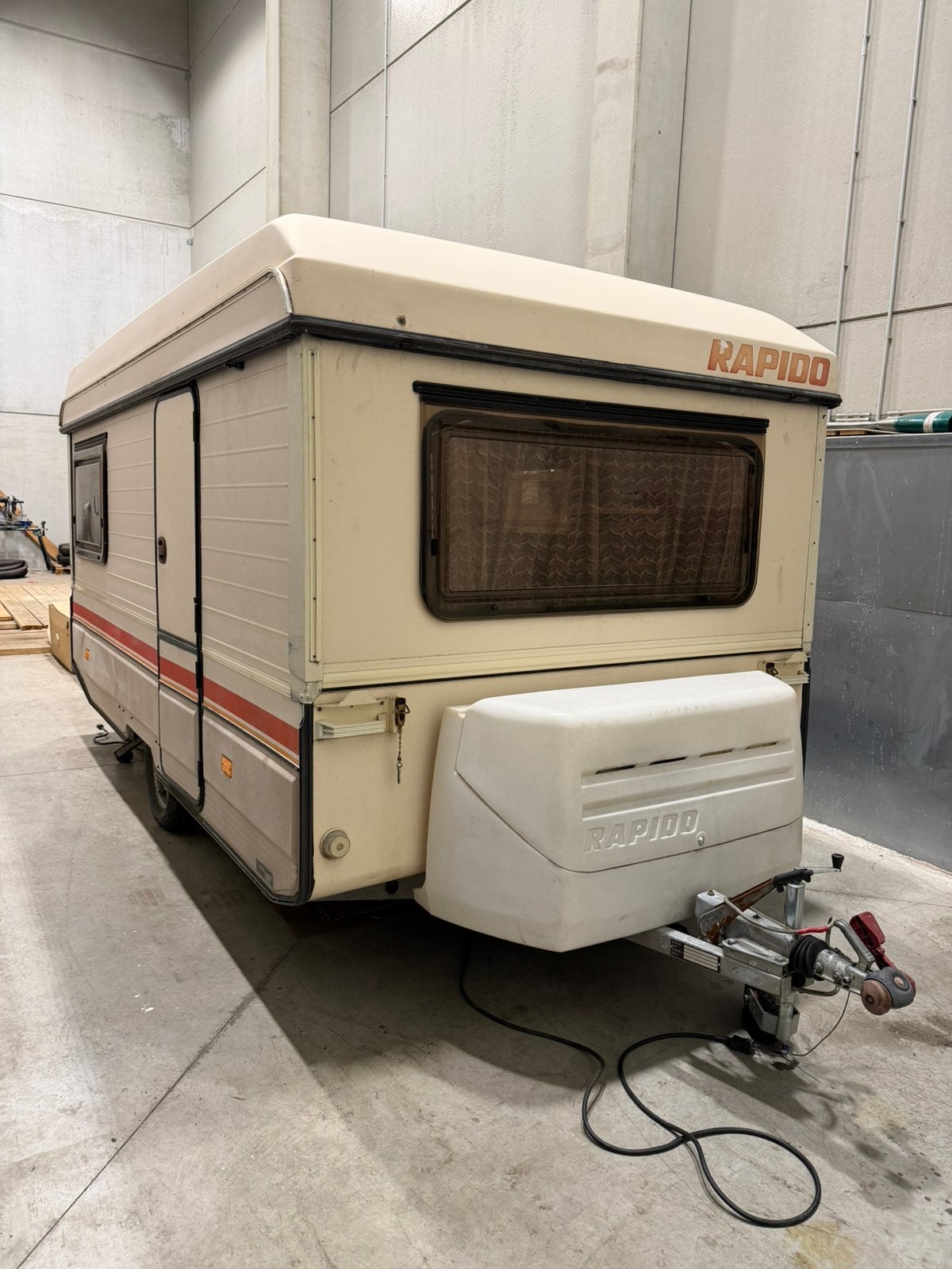 Plooicaravan Rapido (4 vaste wanden ) + voortent, Particulier, Rapido