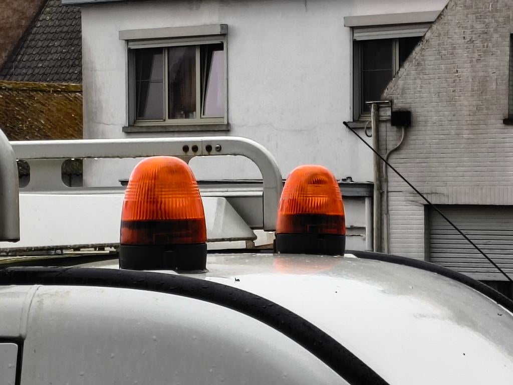 zwaailichten oranje, Ophalen, Zo goed als nieuw