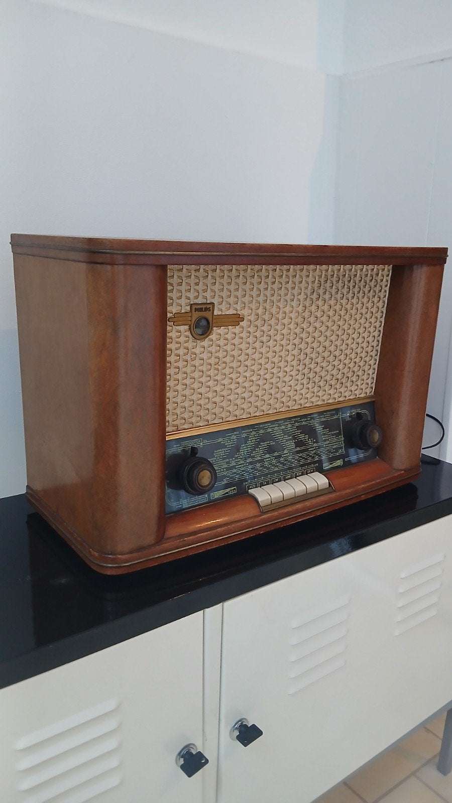 Radio Philips Vintage années 50 BX631A, Antiquités & Art, Enlèvement