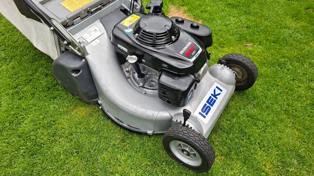 Iseki sw8210 pro benzine walsmaaier 2022, Jardin & Terrasse, Tondeuses à gazon, Tondeuses à gazon à essence, 50 cm ou plus, Tondeuse rotative