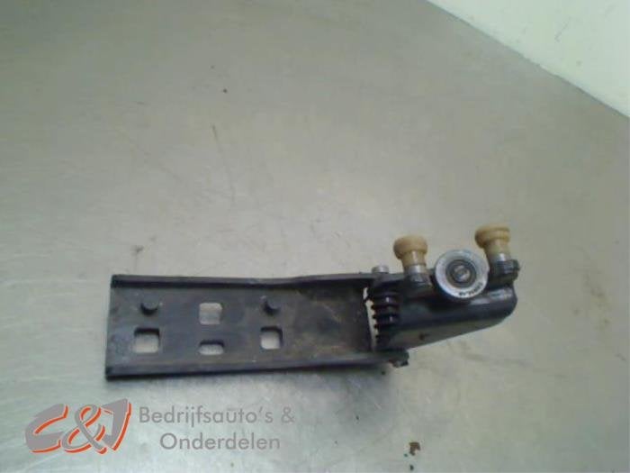 Roulette porte coulissante droite d'un Renault Trafic (OV369, Autos : Pièces & Accessoires, Renault, -, 3 mois de garantie, Utilisé