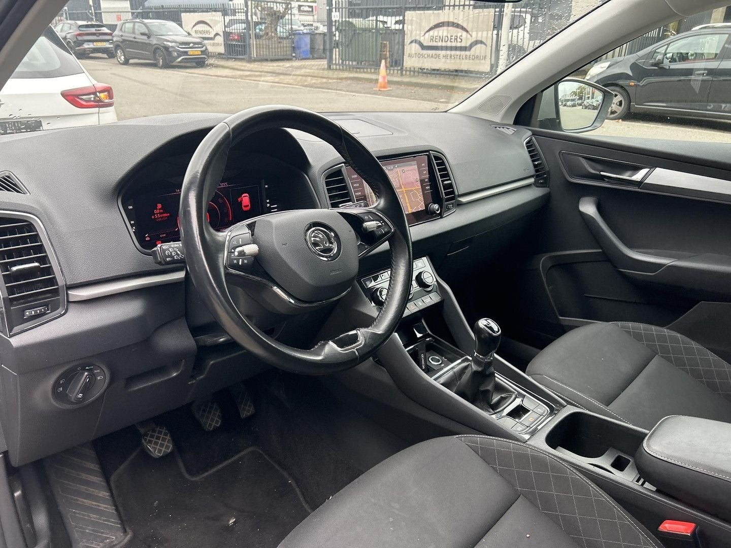 Skoda Karoq 1.0 TSI Business Edition | € 10.700,- NETTO! |, Autos, Argent ou Gris, Achat, Entreprise, Boîte manuelle