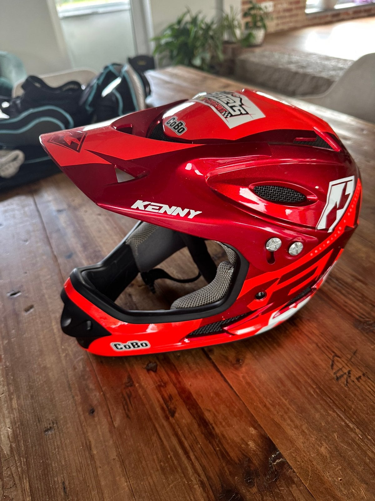 Bmx helm, Ophalen