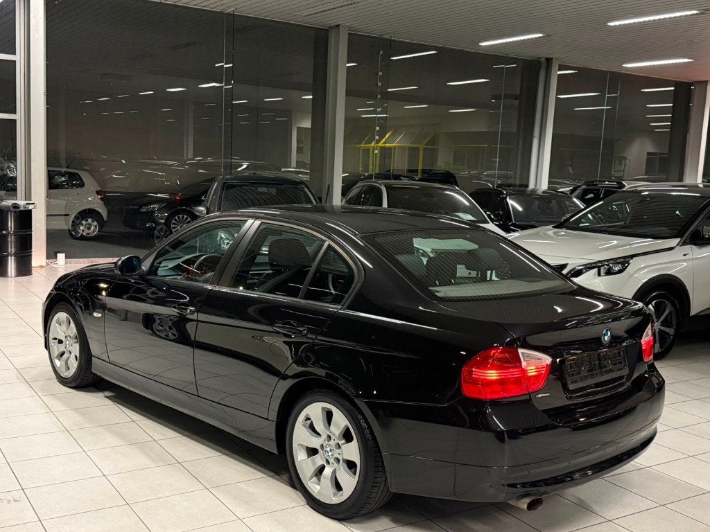 BMW 318i 87.000km Benzine 2.0i 95kW Euro 4, Auto's, BMW, https://public.car-pass.be/vhr/344b1937-5533-4eeb-882d-38020afa86a7, Leder