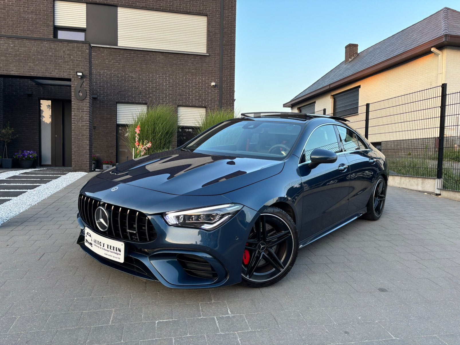 Mercedes CLA 45 S AMG Pano *421 pk* | Met Garantie |, Auto's, Mercedes-Benz, Automaat, 4 cilinders, Blauw, https://public.car-pass.be/vhr/fb45dc55-7dbf-4992-8c84-8dd31a78403b?lang=nl