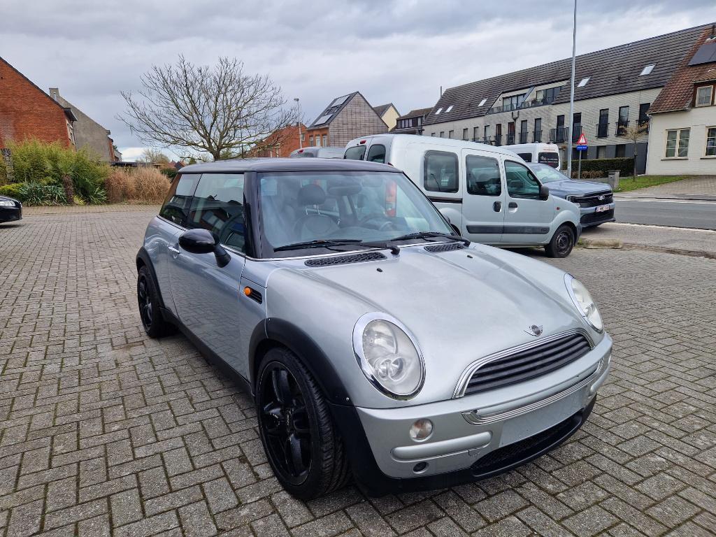 Mini Cooper 1.6 Essence Automatique Bj 2002 186000km, Autos, Entreprise, Automatique, Cooper, Essence