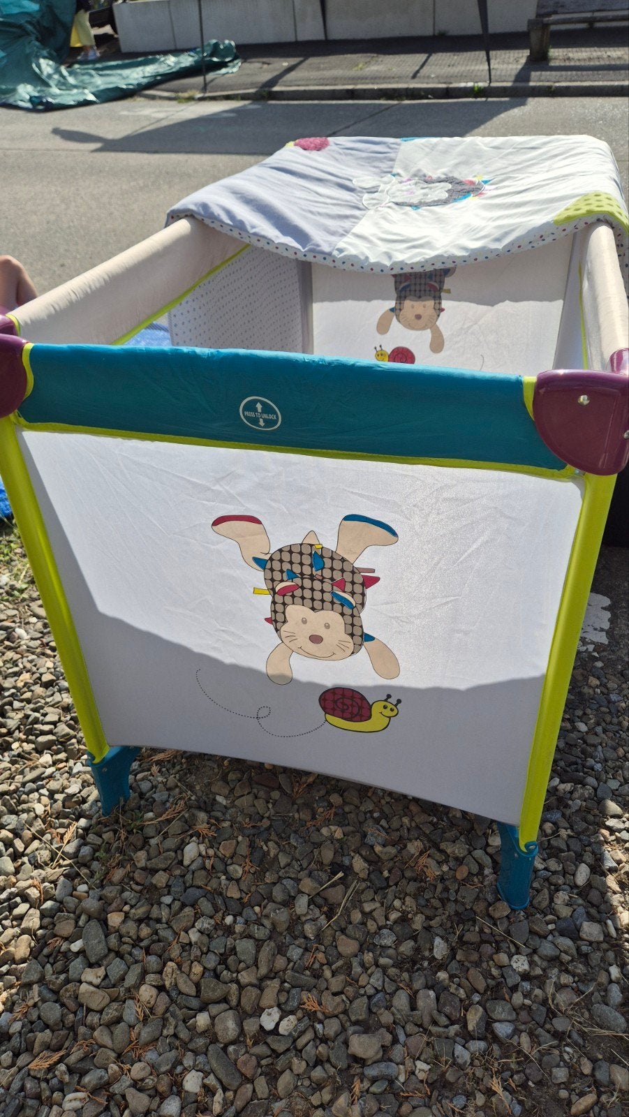 Lit parapluie avec matelas et housse, Enlèvement