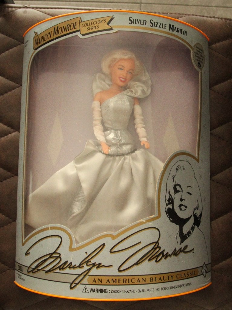 2 Marilyn Monroe Collector’s Dolls (DSI93) in originele verp, Ophalen of Verzenden, Nieuw, Pop