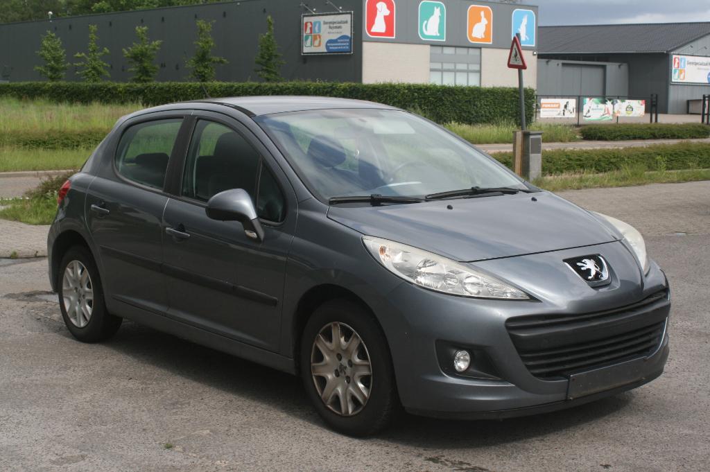 Peugeot 207 1.4i benz 2010 avec 142d km très bon état, Achat, Rétroviseurs électriques, Boîte manuelle, Entretenue par le concessionnaire