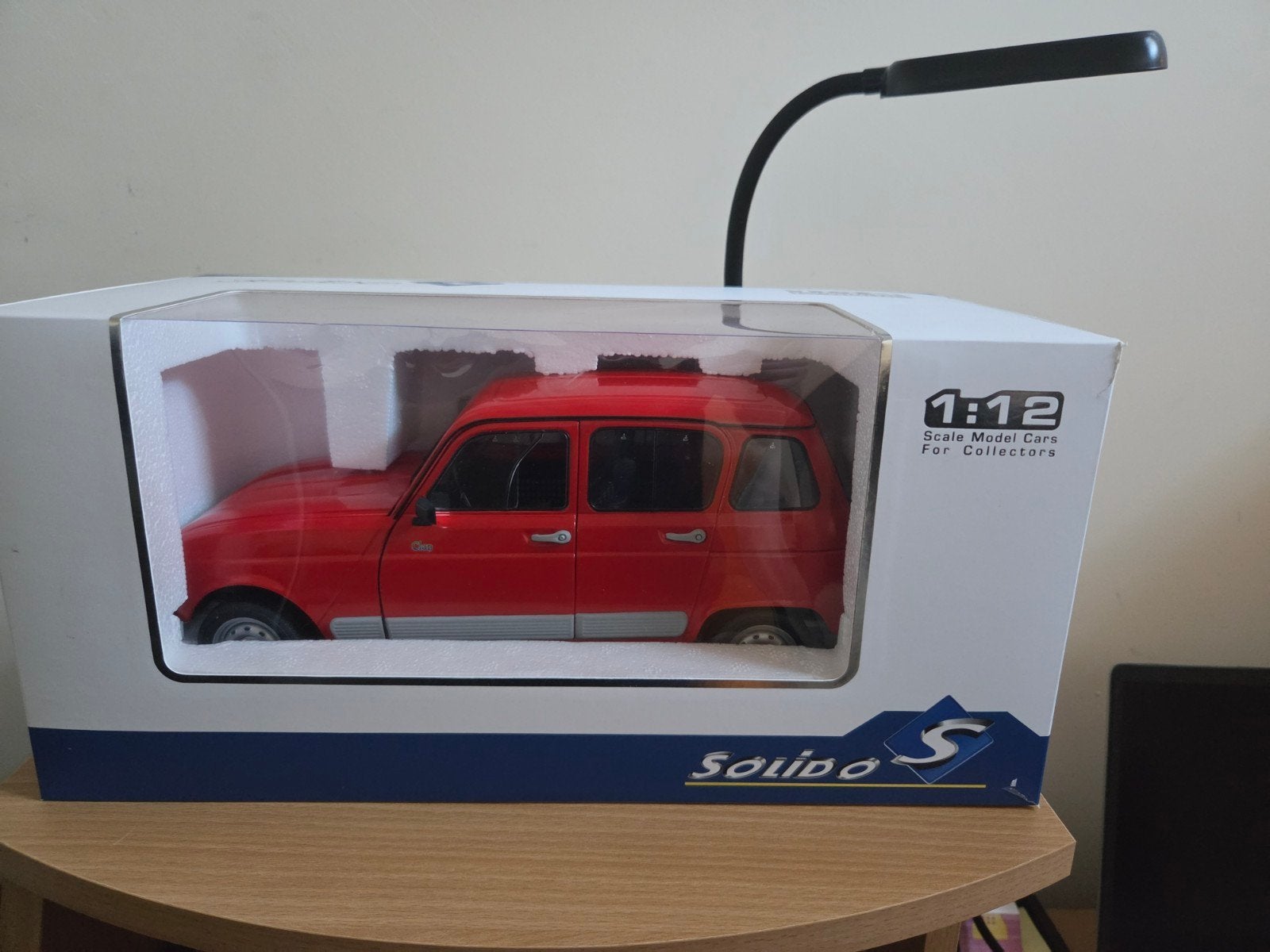 Renault 4L Gtl clan rouge 1/12ieme solido, Ophalen of Verzenden, Nieuw, 1:9 t/m 1:12, Auto