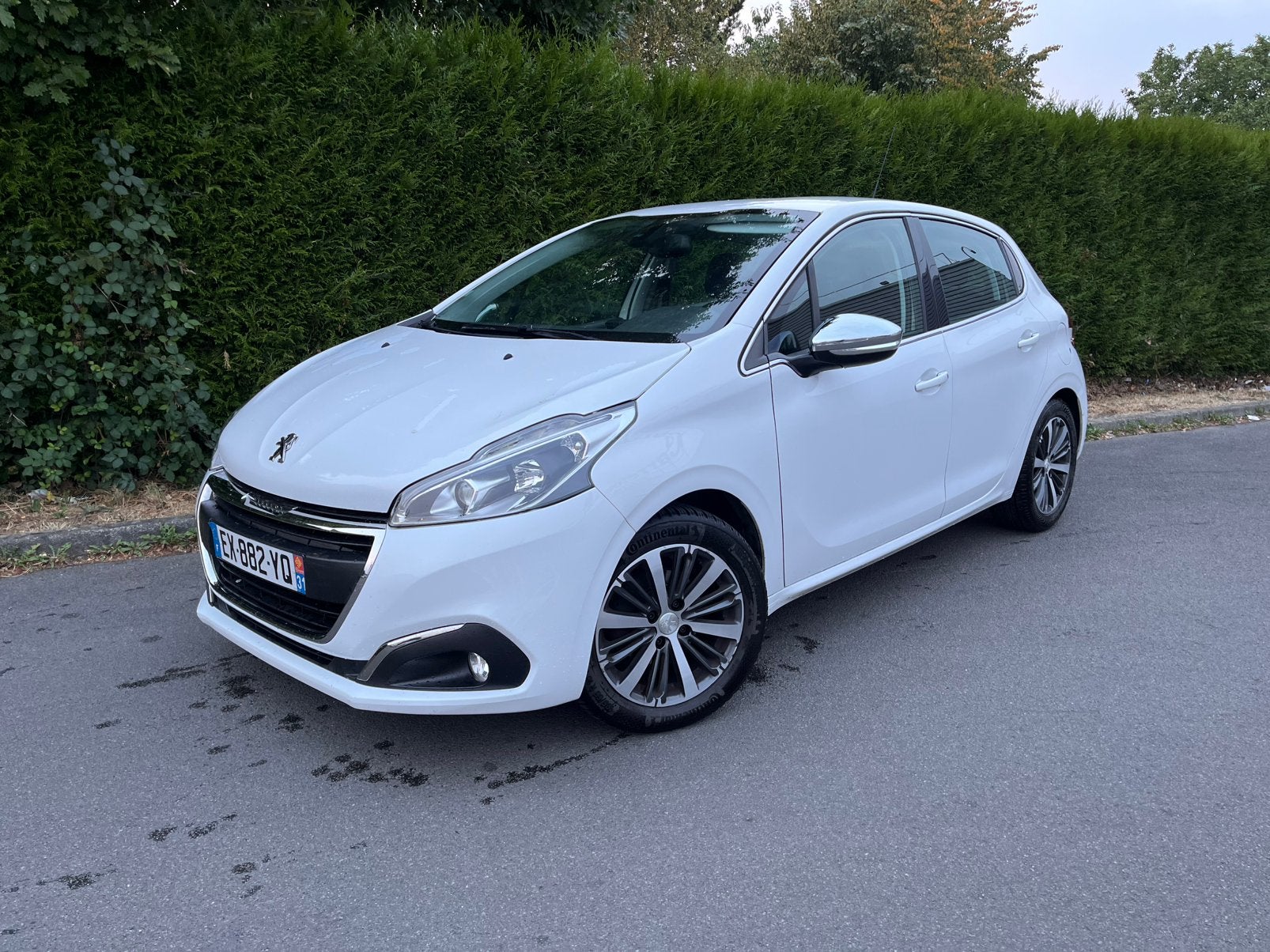 Peugeot 208 1.2i 82cv Allure GPS 2018, Auto's, Peugeot, Euro 6, Wit, Handgeschakeld, 5 deurs