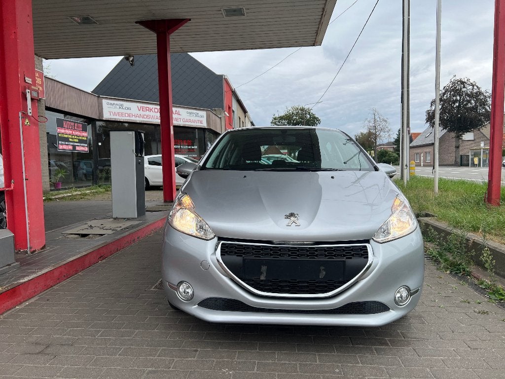 PEUGEOT 208 .1.2 BENZINE (60KW) 123.000KM EURO5.MET KEURING., Auto's, Parkeersensor, Bedrijf, Handgeschakeld, Euro 5