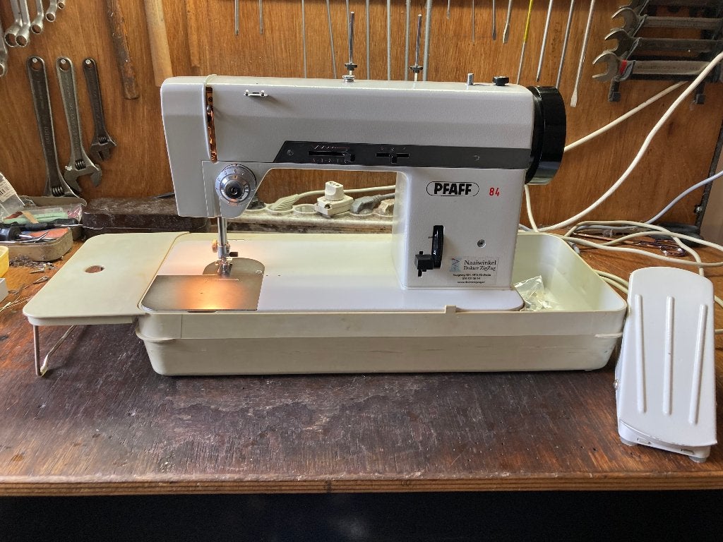Pfaff 84 - IN NIEUWSTAAT, Ophalen of Verzenden, Zo goed als nieuw, Naaimachine, Pfaff