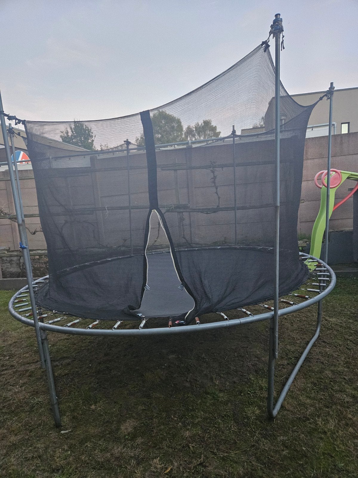 Trampoline à donner gratuitement !, Enfants & Bébés, Enlèvement