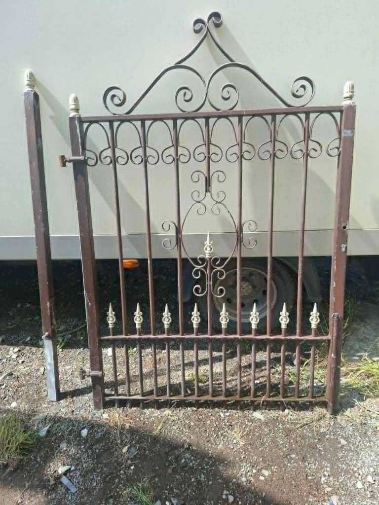oude hekken en poort, Ophalen, Gebruikt