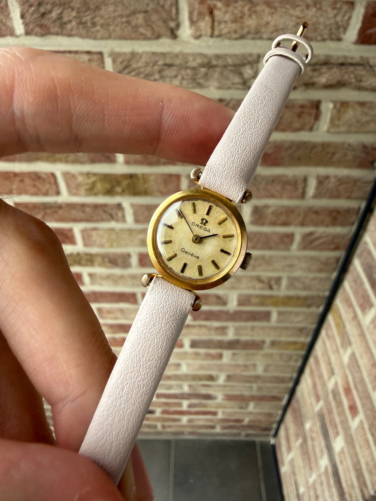 Vintage Omega geneve horloge, Bijoux, Sacs & Beauté, Montre-bracelet, Autres marques, Enlèvement ou Envoi, Cuir