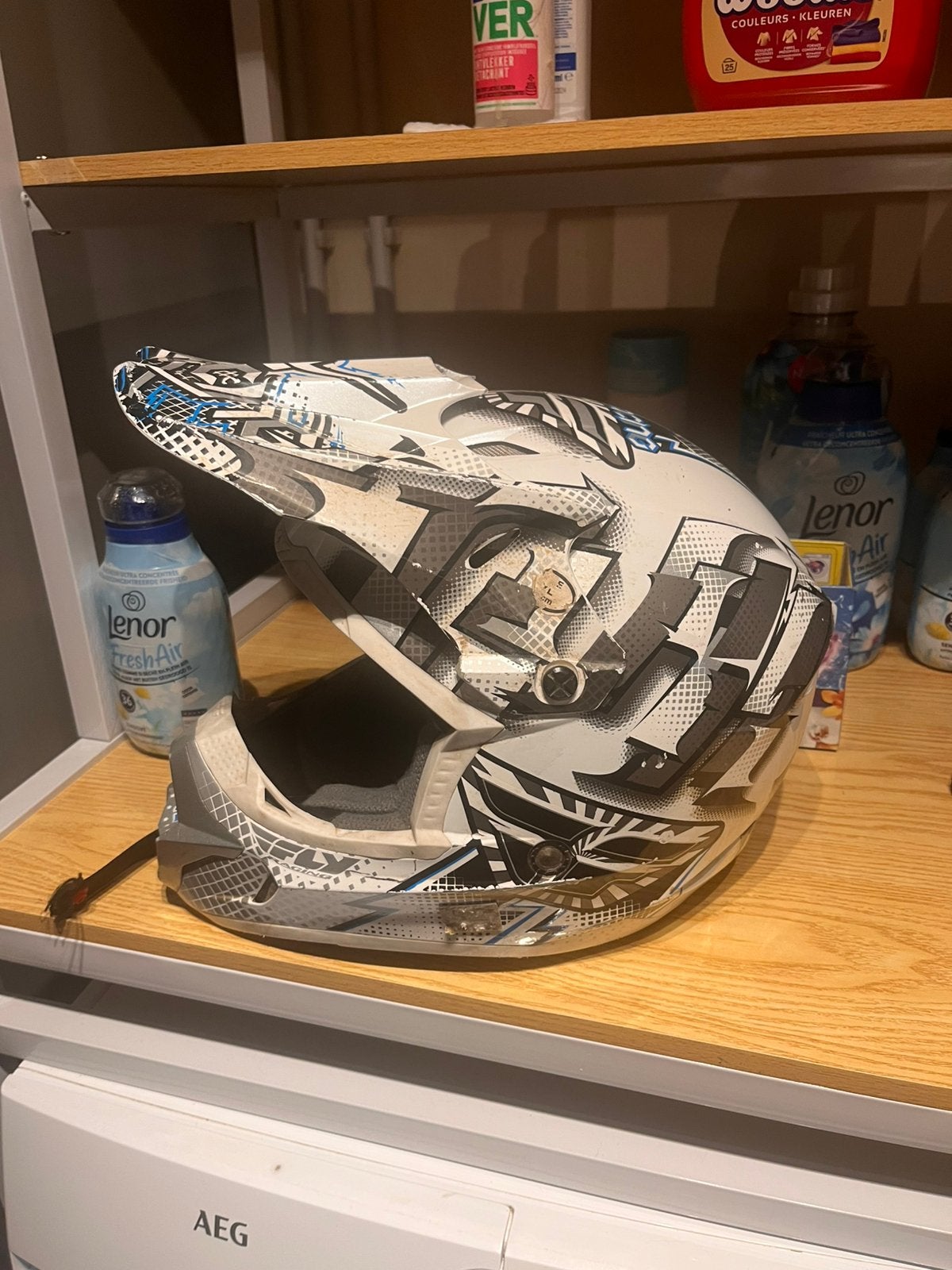 Helm fly racing, Enlèvement, S