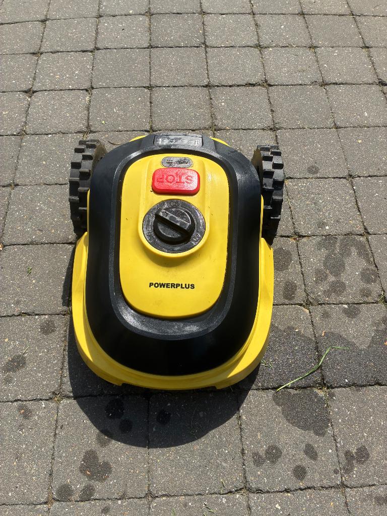 Robot tondeuse, Ophalen, Zo goed als nieuw, 20 tot 25 cm, Met regensensor